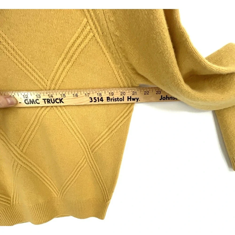 NWT Jos A Banks Mens Small‎ Lambs Wool Sweater Gold V-Neck $99